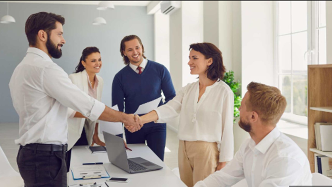 Gestion de la sucesion : Planeación y desarrollo de lideres para puestos claves de la organización 